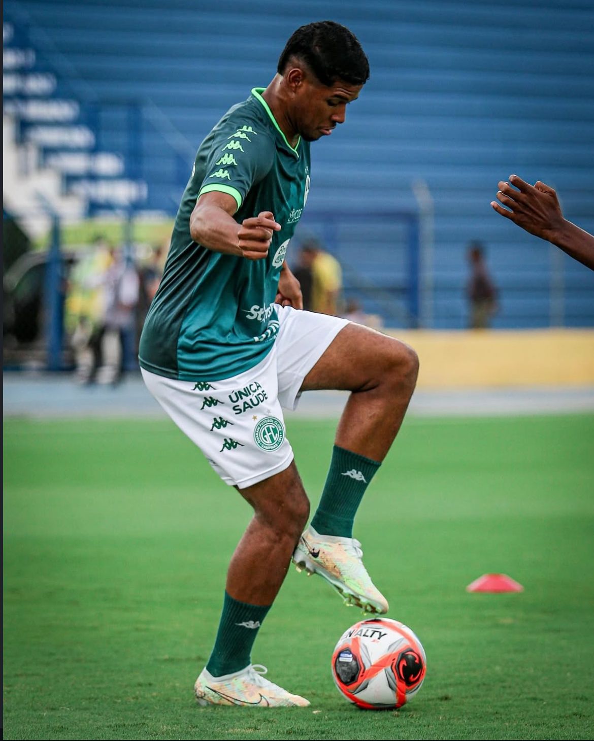 Luiz Miguel em treino pelo Guarani